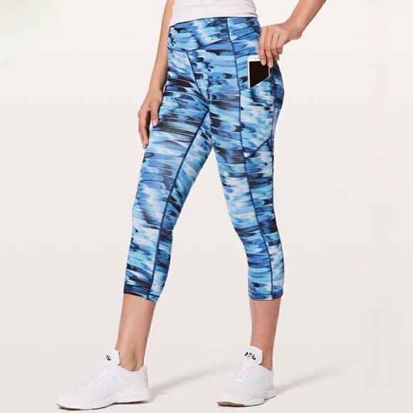Lululemon Speed Up Crop 21" in Tidal Multi - Picture 1 of 7